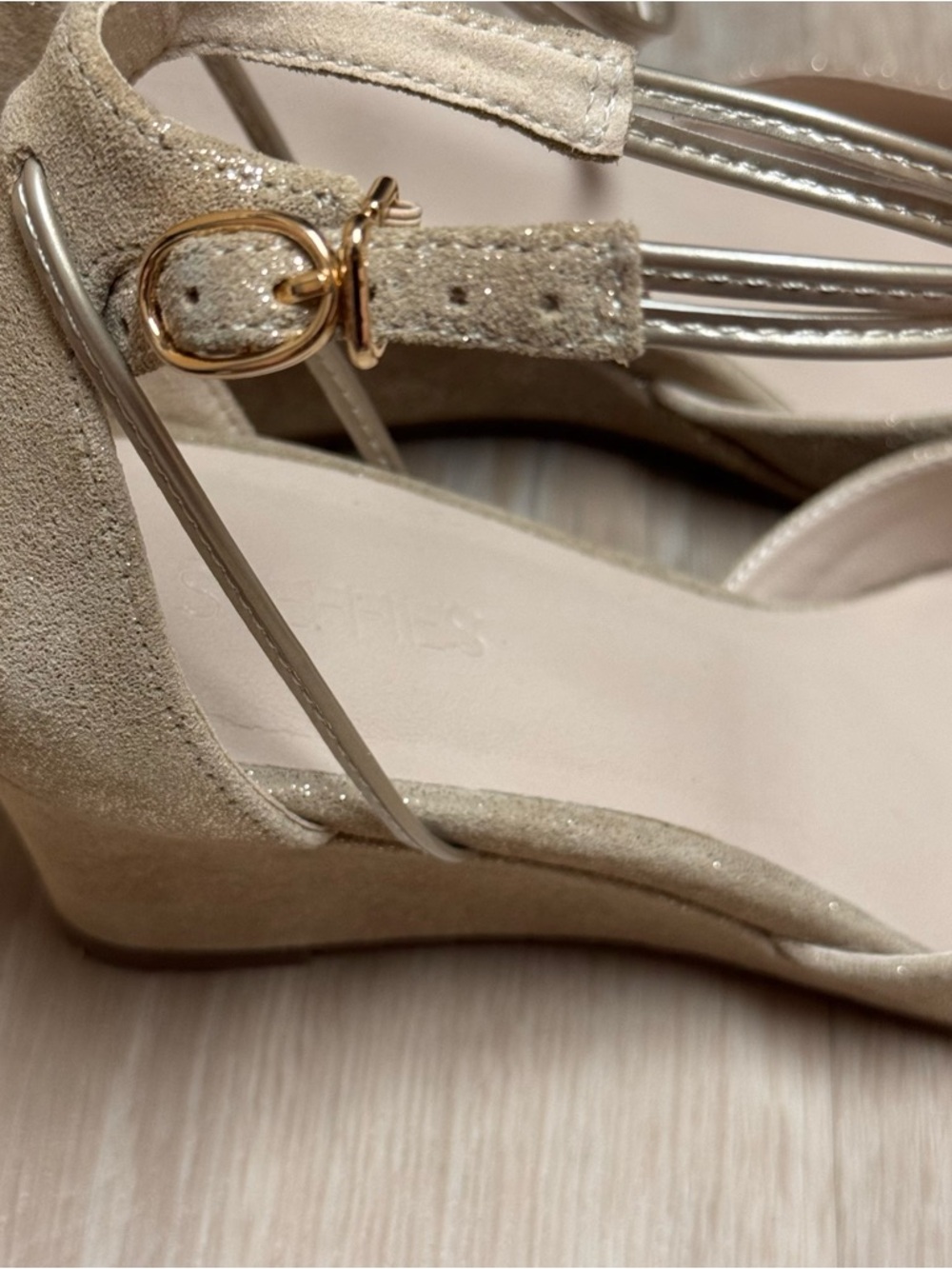 STEFFIE'S Gold Smarter Heels Landmark Palace Size 8.5 Suede Leather Shimmer - Picture 6 of 14